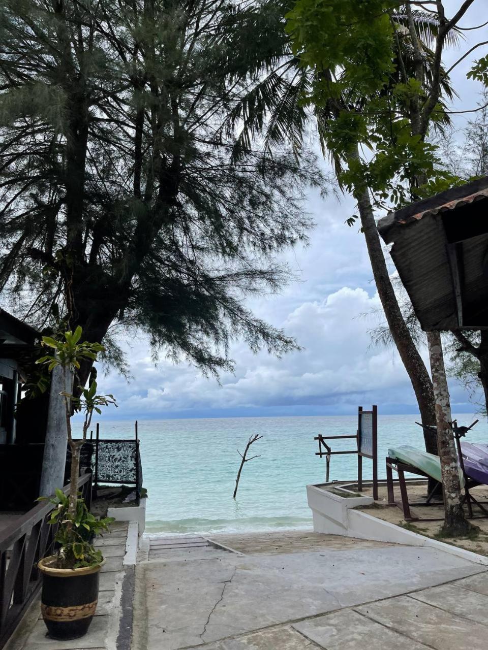 קמפונג קואלה בסוט Beach Resort - Arwana Perhentian Besar מראה חיצוני תמונה